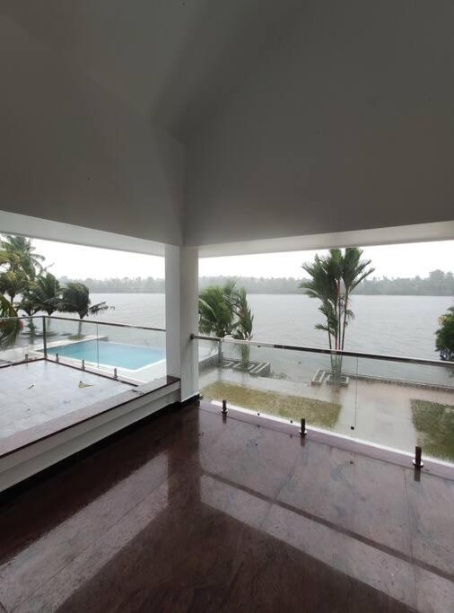 Riveria Portico Villa North Paravur Esterno foto